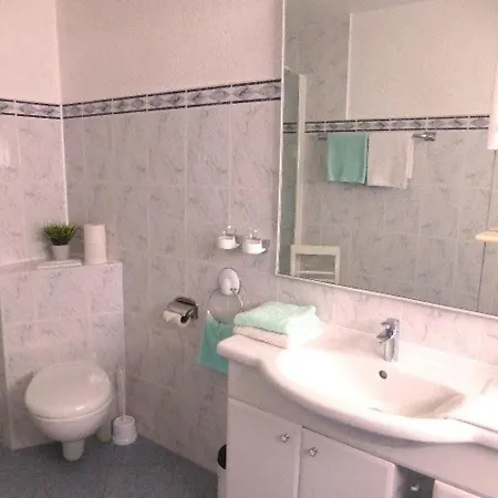 Apartment Pusteblume Mit Balkon, Neu Teilrenoviert
