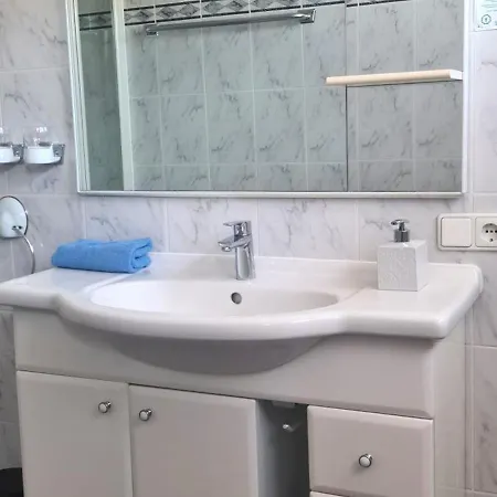 Apartment Pusteblume Mit Balkon, Neu Teilrenoviert *