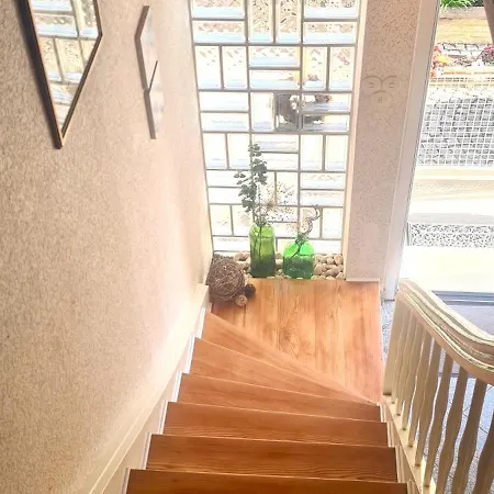 Pusteblume Mit Balkon, Neu Teilrenoviert Apartment *