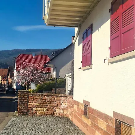 Pusteblume Mit Balkon, Neu Teilrenoviert Apartamento