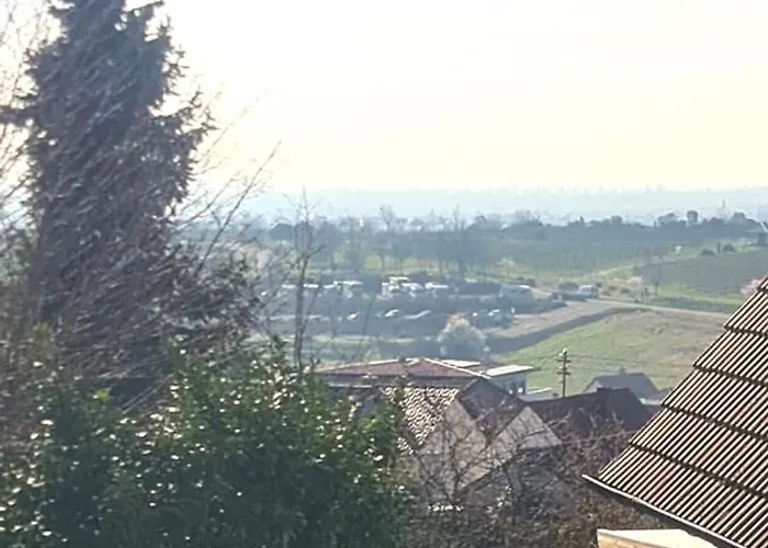 Pusteblume Mit Balkon, Neu Teilrenoviert