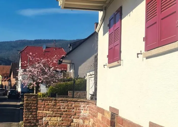 Pusteblume Mit Balkon, Neu Teilrenoviert Apartman